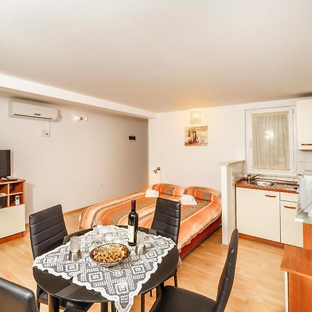 Apartmani Amila-Pisak Ngoại thất bức ảnh