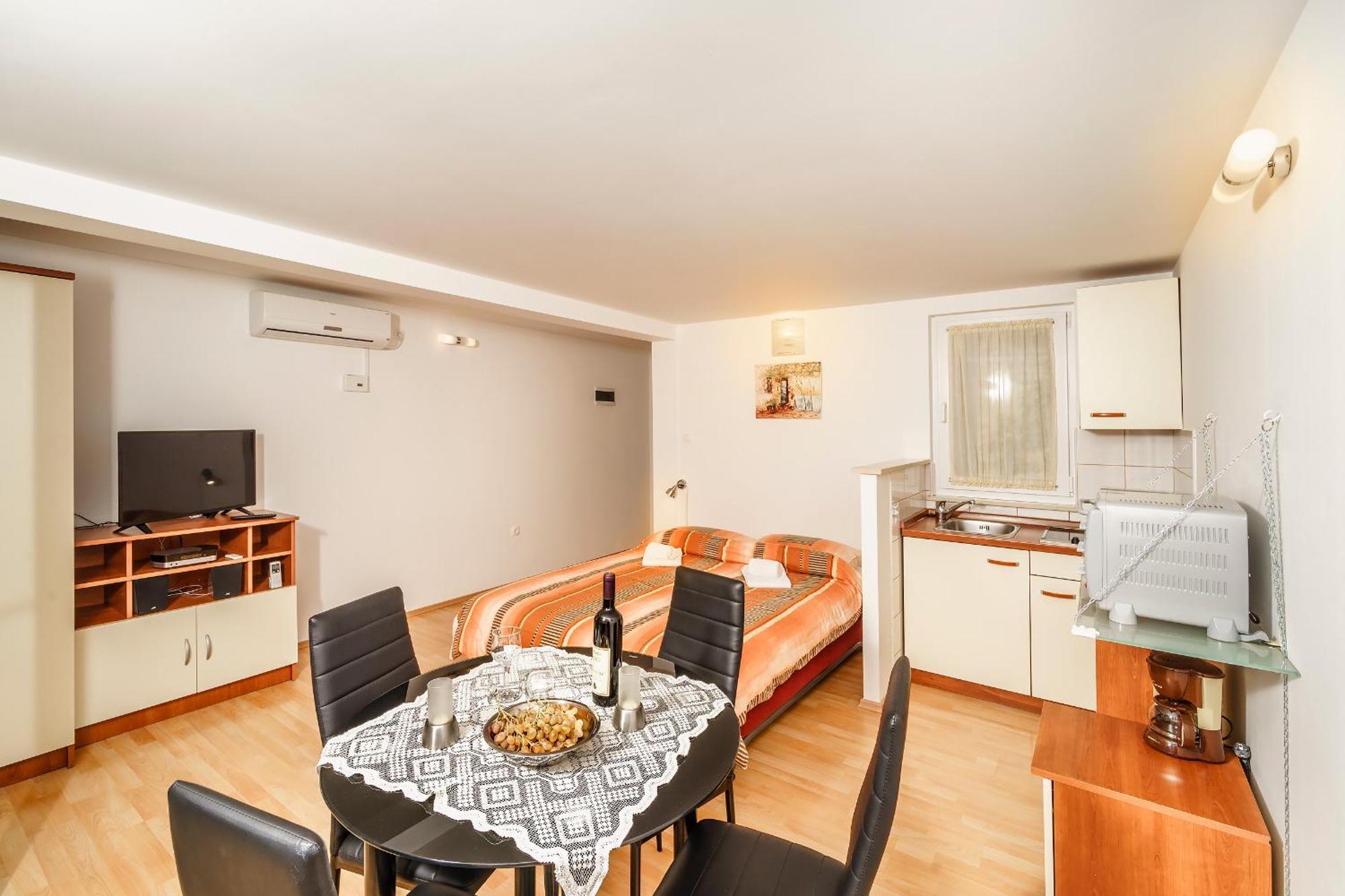 Apartmani Amila-Pisak Ngoại thất bức ảnh