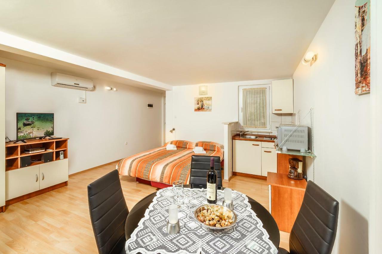 Apartmani Amila-Pisak Ngoại thất bức ảnh
